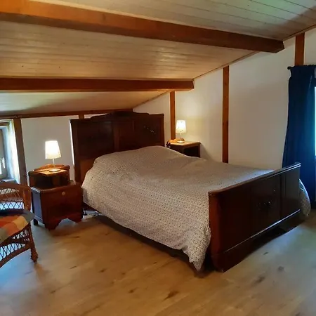 Vakantiehuis A La Ferme Qui Prend Racines Viscomtat